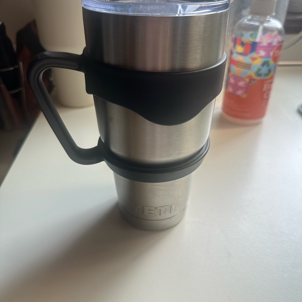Yeti Silver and removable Black handle Travel Mug